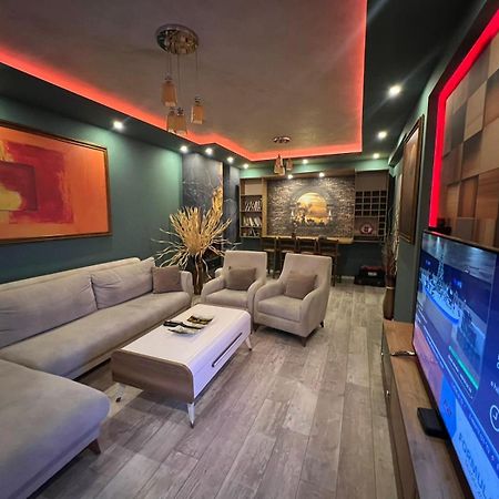 Luxurious Apartment With City View Pristina Kültér fotó
