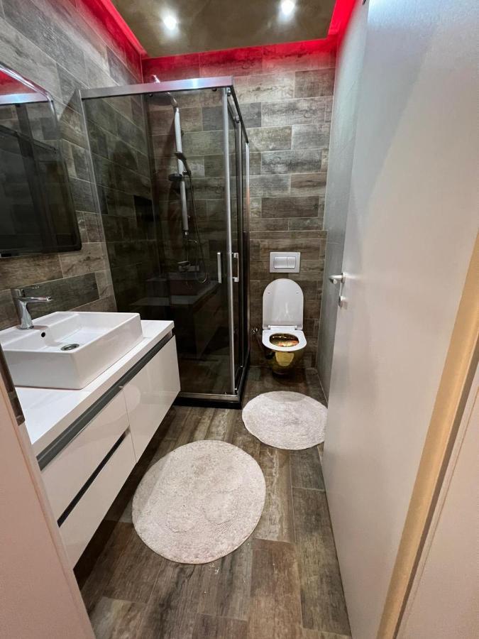 Luxurious Apartment With City View Pristina Kültér fotó