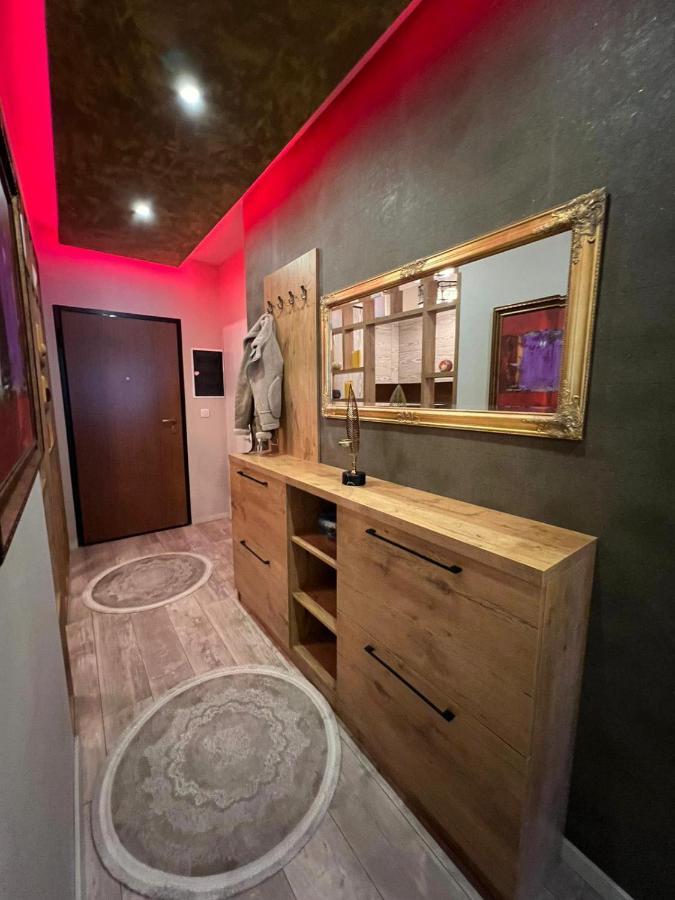 Luxurious Apartment With City View Pristina Kültér fotó