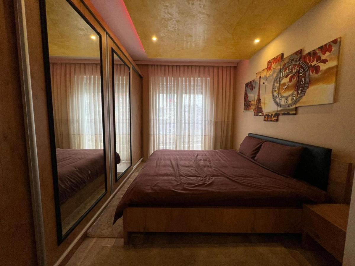 Luxurious Apartment With City View Pristina Kültér fotó